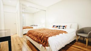 Cozy 5 Bed House in Sydney - Accommodation NSW
